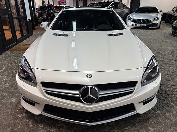 Mercedes-Benz SL63 7 of 22