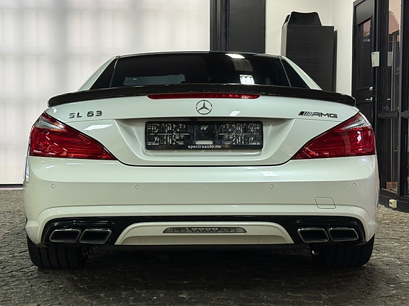 Mercedes-Benz SL63 4 of 22