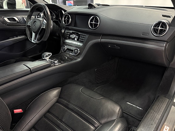Mercedes-Benz SL63 8 of 22