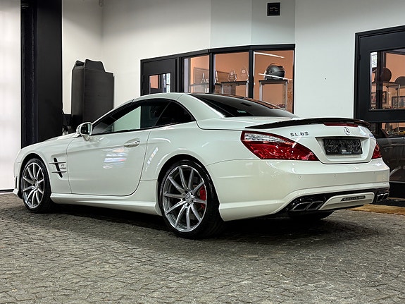 Mercedes-Benz SL63 3 of 22