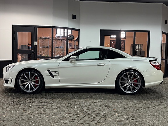Mercedes-Benz SL63 2 of 22