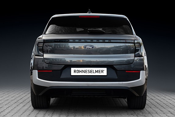 Ford Explorer 8 of 30