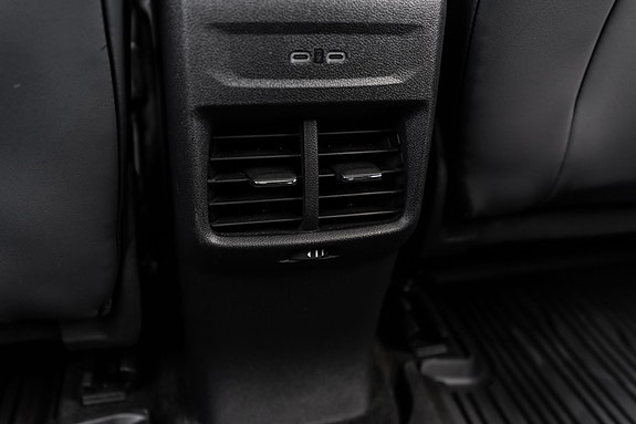 Ford Explorer 28 of 30