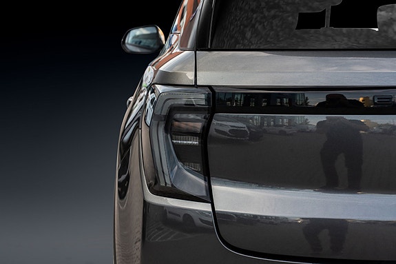 Ford Explorer 9 of 30