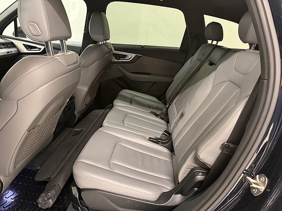 Audi Q7 17 of 30