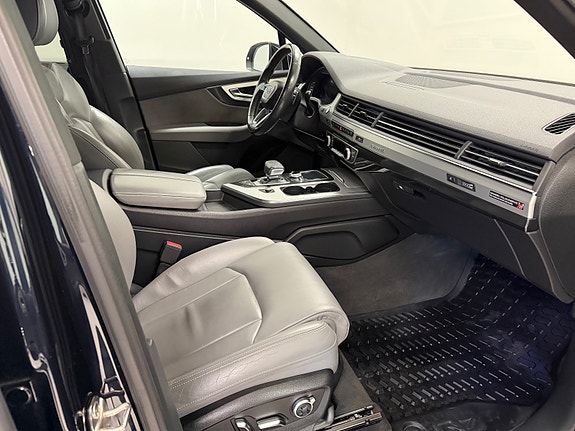 Audi Q7 21 of 30