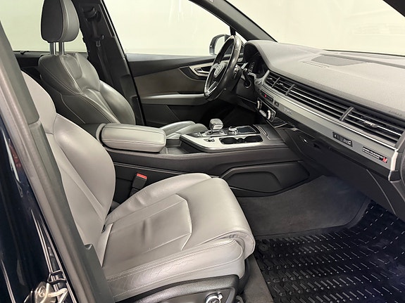 Audi Q7 20 of 30