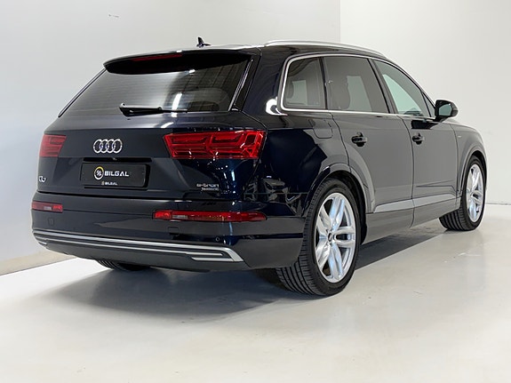 Audi Q7 10 of 30