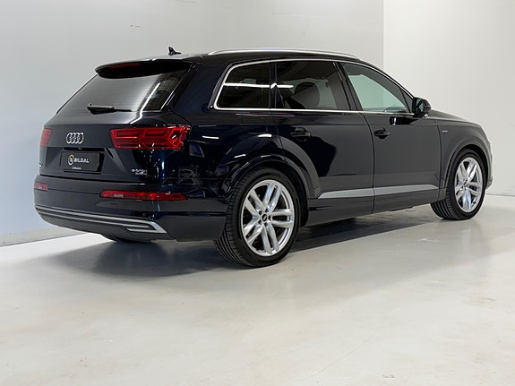 Audi Q7 11 of 30