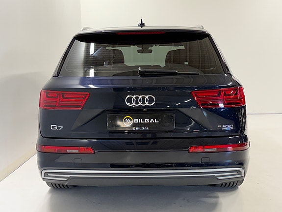 Audi Q7 9 of 30