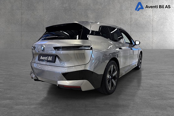 BMW iX 4 of 29
