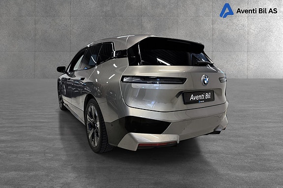 BMW iX 8 of 29