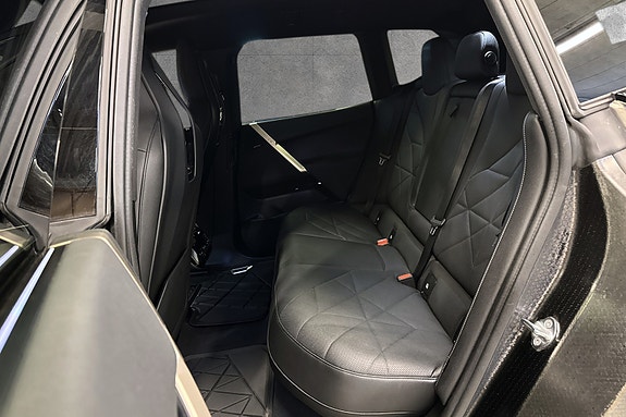 BMW iX 13 of 29