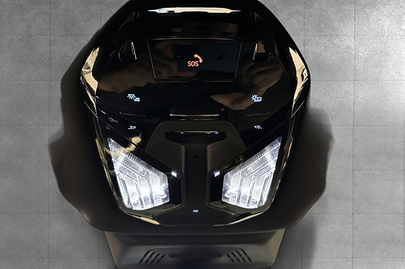 BMW iX 23 of 29