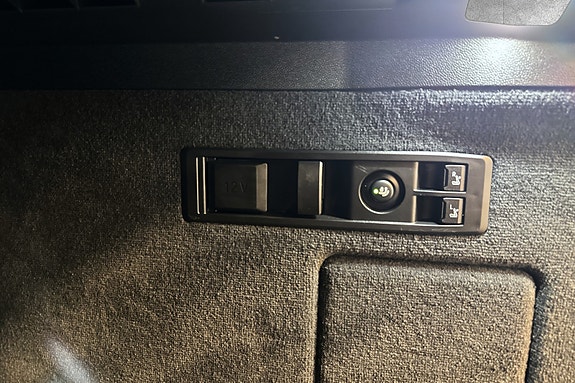 BMW iX 27 of 29