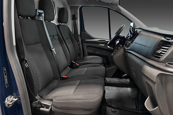 Ford Transit Custom 18 of 30