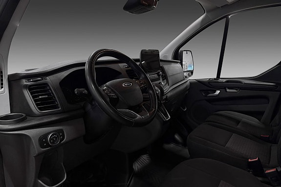 Ford Transit Custom 13 of 30
