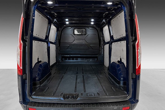 Ford Transit Custom 8 of 30
