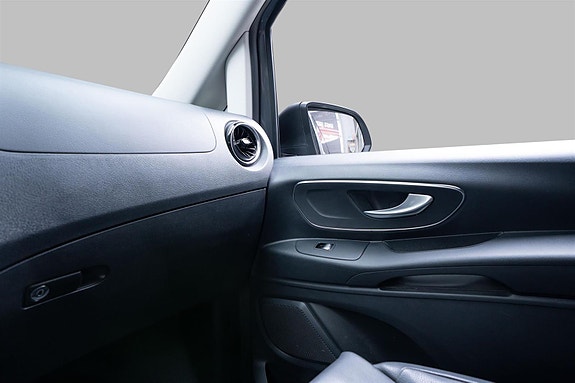 Mercedes-Benz Vito 119 21 of 30