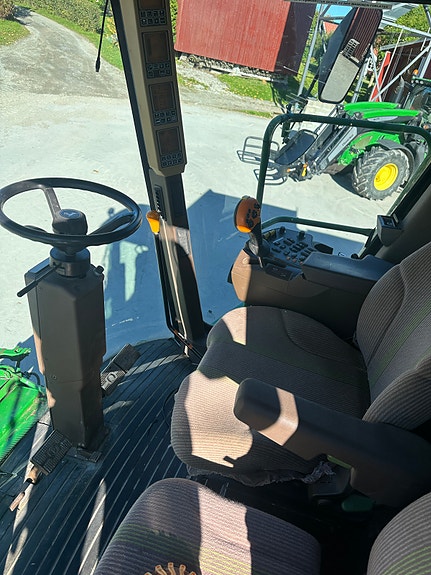 John Deere C 670 Hillmaster 7 of 14