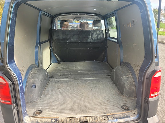 Volkswagen Transporter 12 of 15
