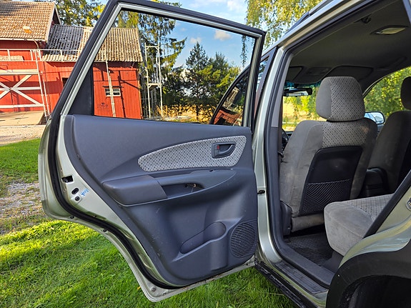 Hyundai Tucson 12 of 29