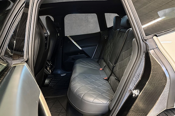 BMW iX 16 of 30