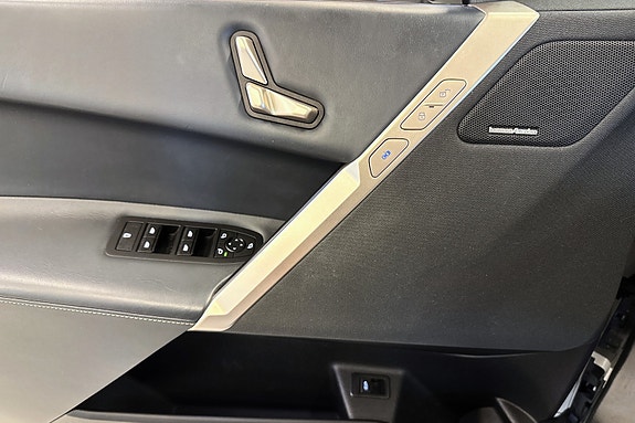 BMW iX 23 of 30
