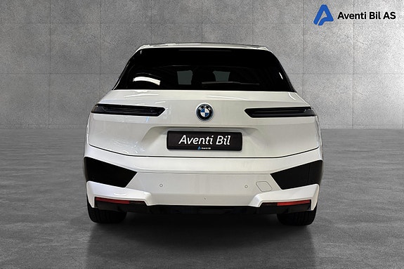 BMW iX 6 of 30