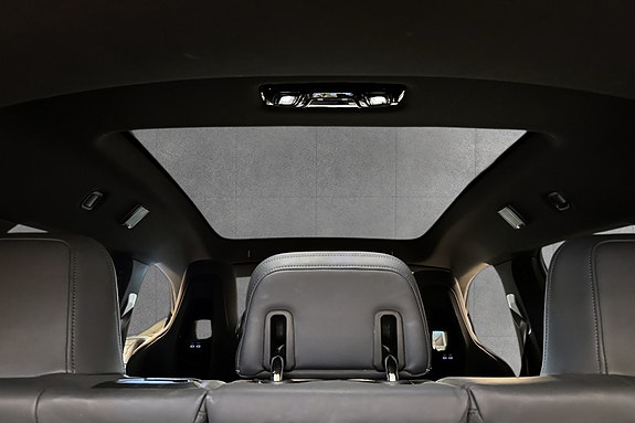 BMW iX 28 of 30