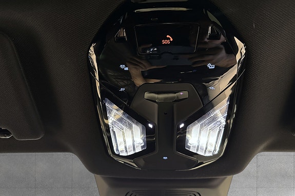 BMW iX 27 of 30