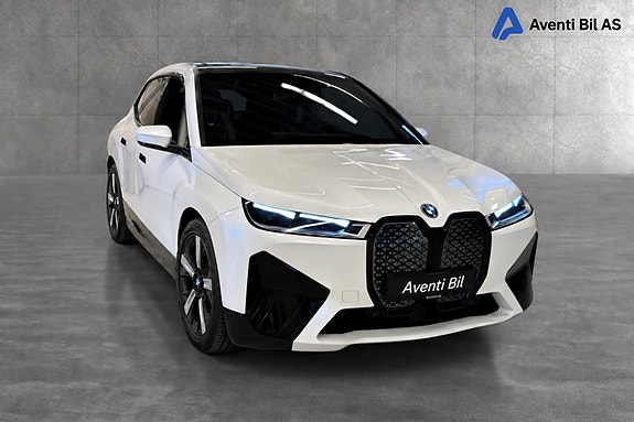 BMW iX 2 of 30