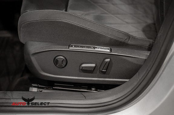 Volkswagen Golf VIII 14 of 30