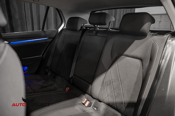 Volkswagen Golf VIII 11 of 30