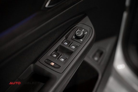 Volkswagen Golf VIII 13 of 30