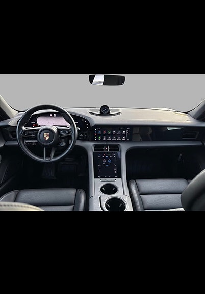 Porsche Taycan 3 of 7