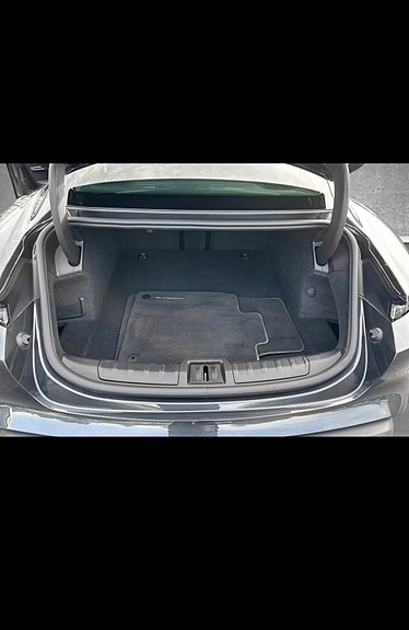 Porsche Taycan 6 of 7