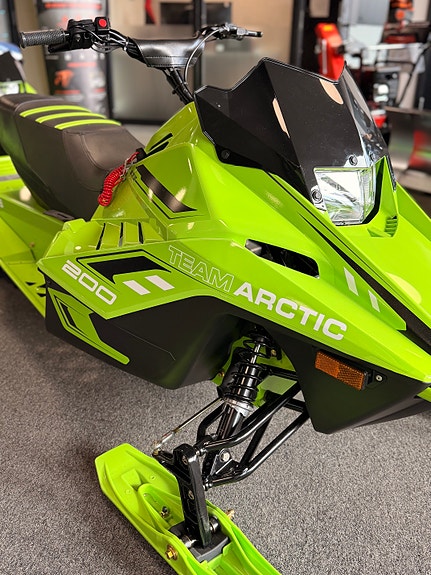 Arctic-cat ZR 200 ES 2 of 8
