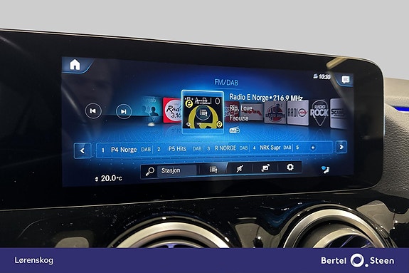 Mercedes-Benz EQA300 19 of 28