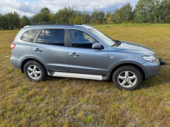Hyundai Santa Fe 2 of 17