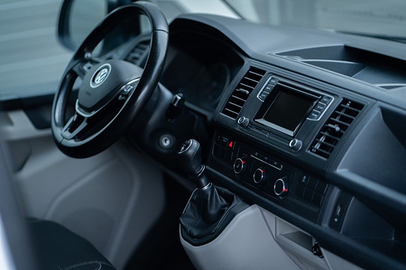 Volkswagen Transporter 14 of 24