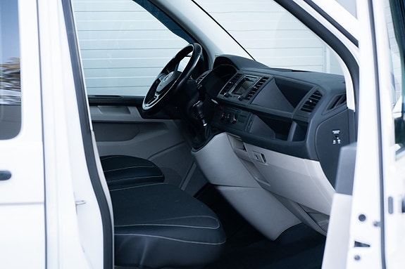 Volkswagen Transporter 11 of 24
