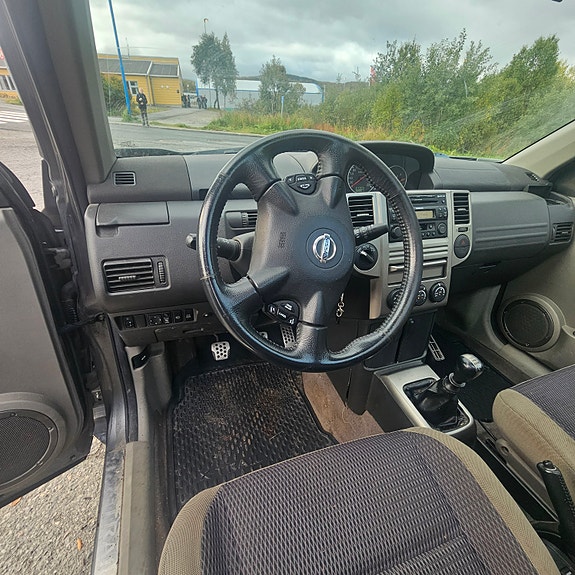 Nissan X-Trail 8 of 15