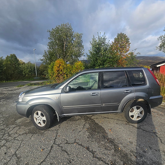 Nissan X-Trail 5 of 15