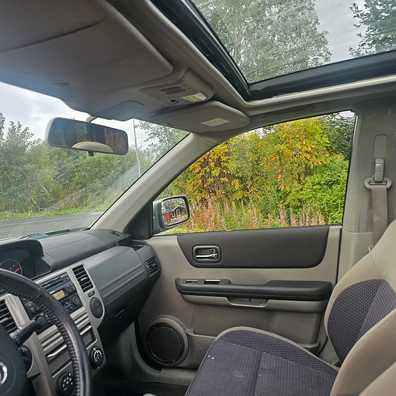 Nissan X-Trail 9 of 15
