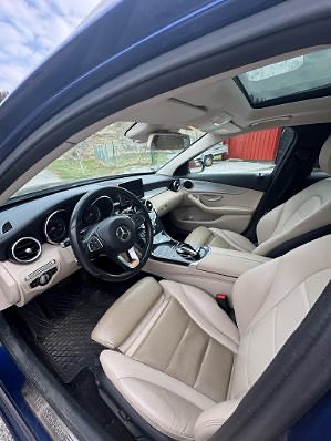 Mercedes-Benz C200 8 of 11