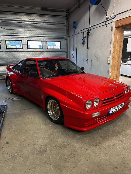 Opel Manta 15 of 17