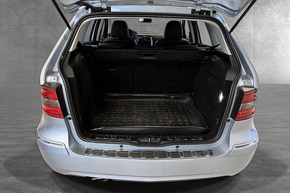 Mercedes-Benz 180 16 of 19