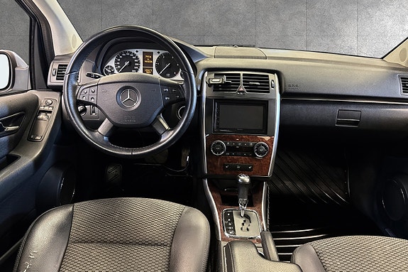 Mercedes-Benz 180 11 of 19