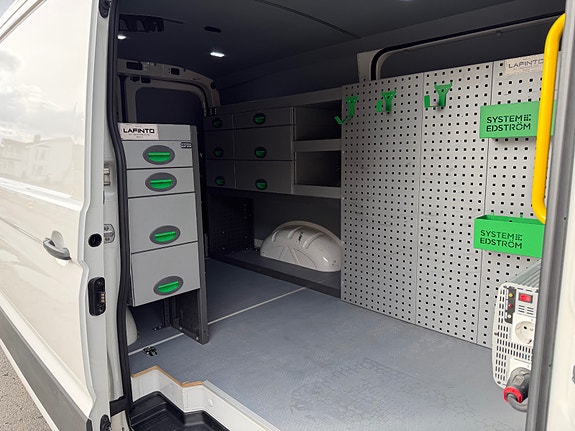 Volkswagen Crafter 12 of 30